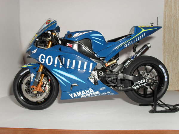 Ямаха YZR m1 от Heller