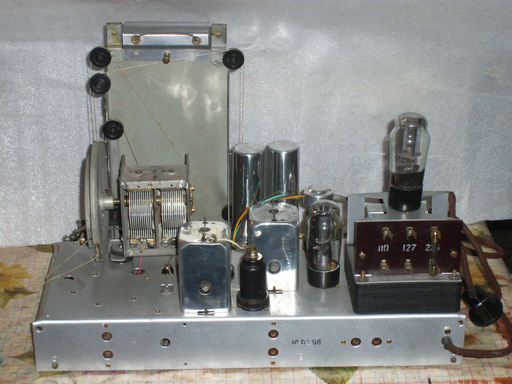 ВТОРАЯ ЖИЗНЬ СТАРОГО РАДИО - Между сводками. 557.