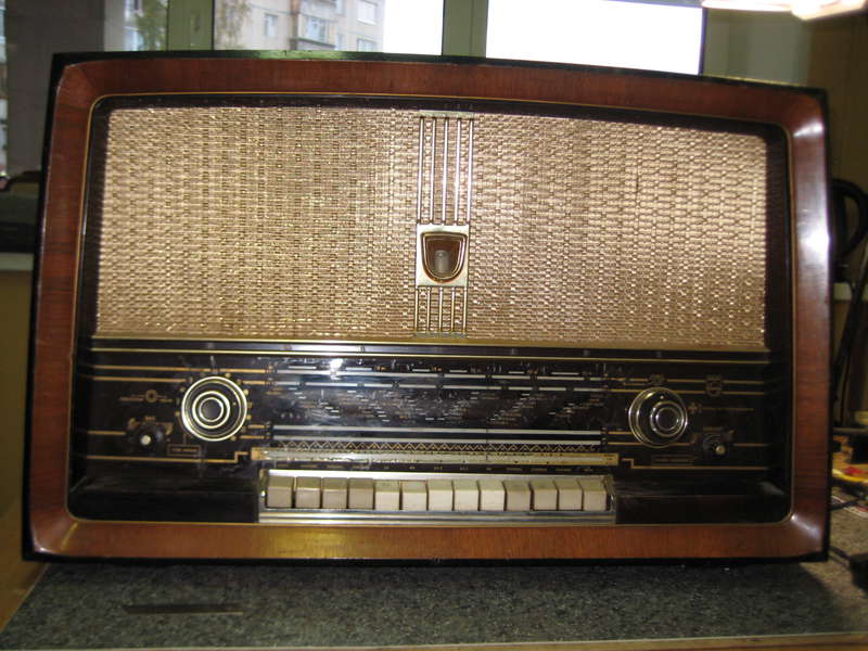  Много радиодеталей из СССР