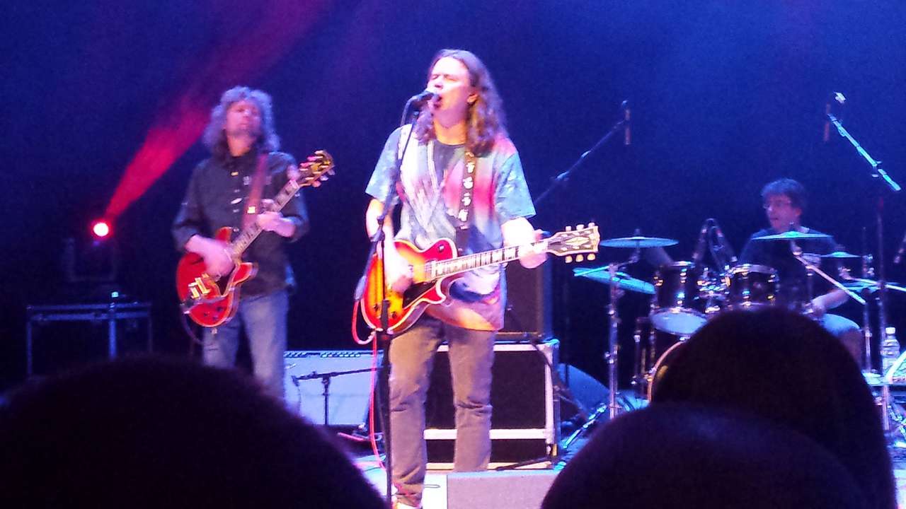 Би Саратов\\