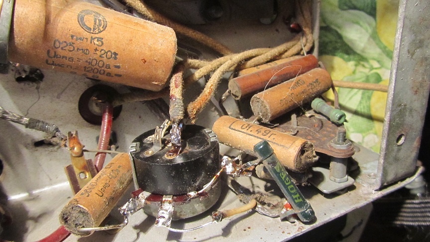 ВТОРАЯ ЖИЗНЬ СТАРОГО РАДИО - Приключения Лисовиных в Крыму.