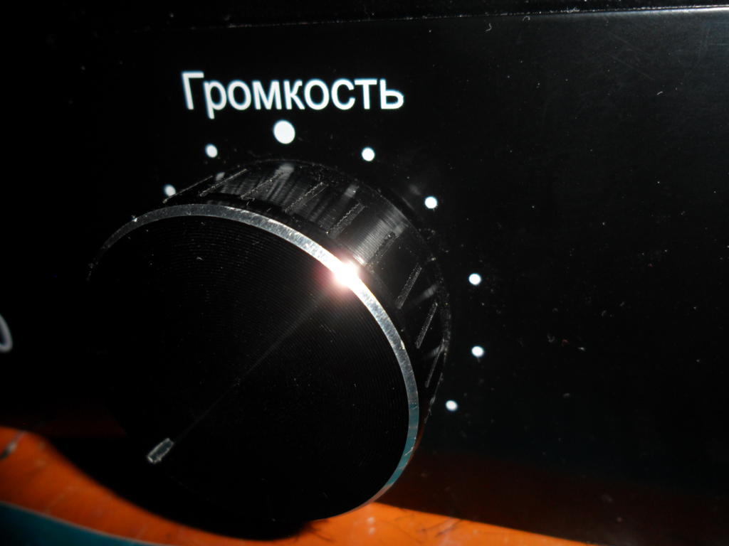 ВТОРАЯ ЖИЗНЬ СТАРОГО РАДИО - Бюджетная фальшпанель своими руками.