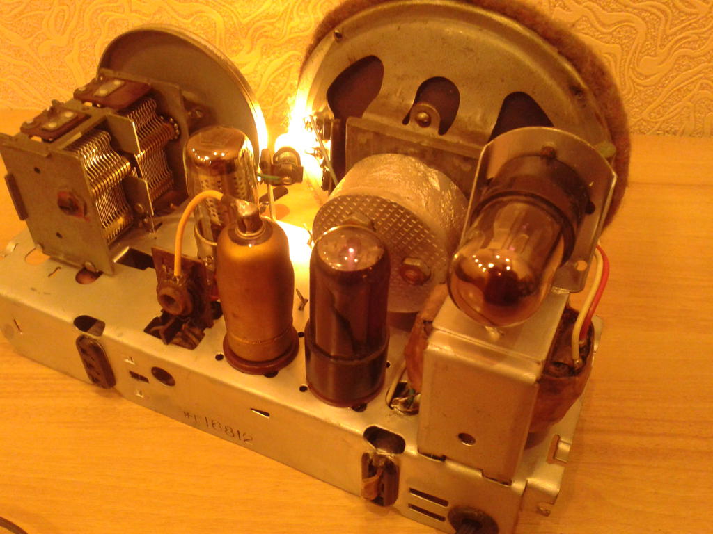 ВТОРАЯ ЖИЗНЬ СТАРОГО РАДИО 