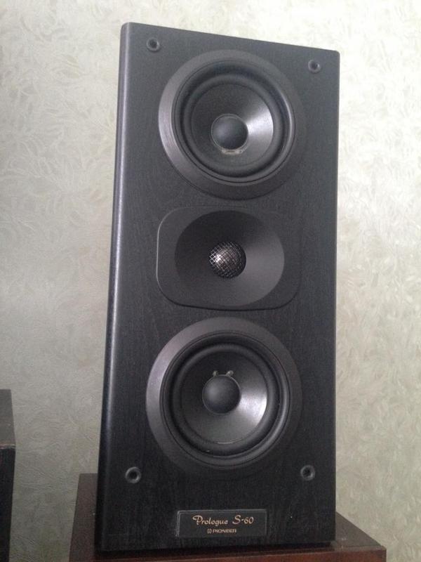  Полочные колонки Pioneer Prologue S-60