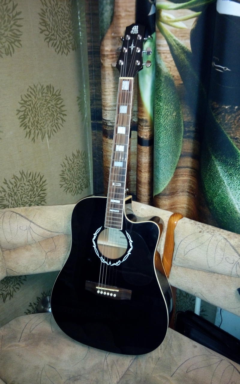  Наши музыкальные инструменты .. показываем и хвастаемся..-)