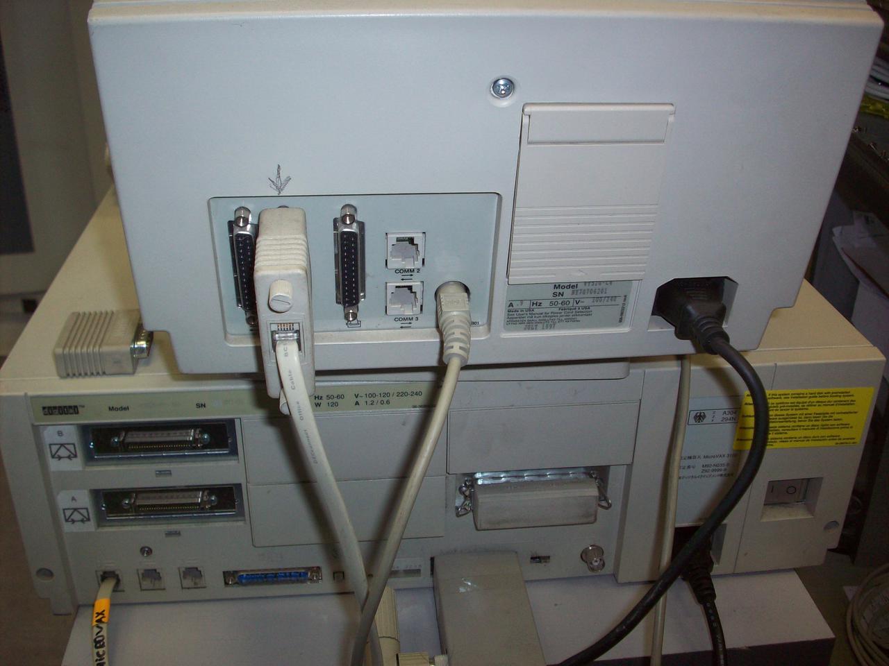 MicroVAX 3100-40