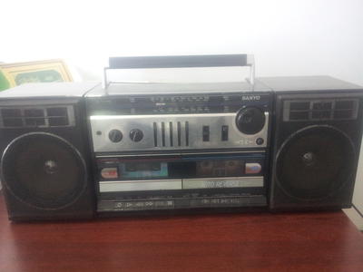  Коллекция магнитол Шукюрова Тофика.