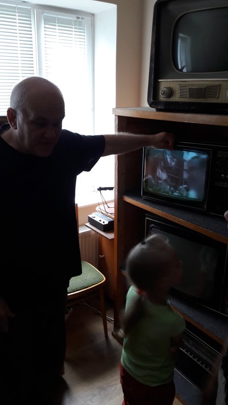  Превращение ч/б телевизора в \\