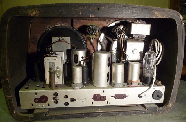  Отличия ВЭФ М-557