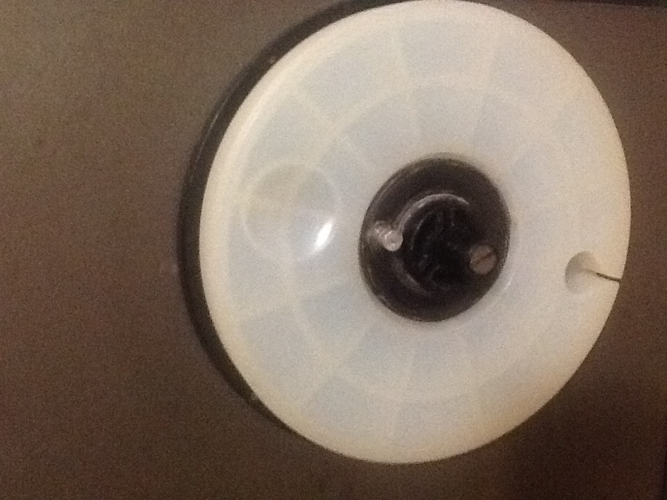  Как смотать ленту с сердечником AEG?