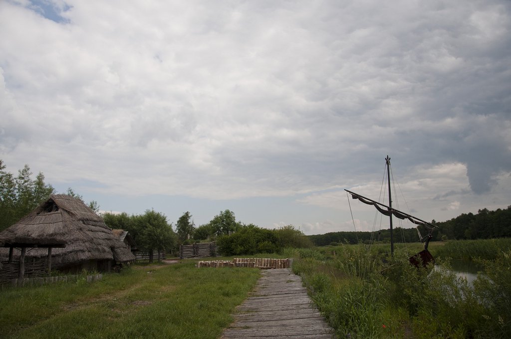 Реконструкция древнеславянской ладьи. 