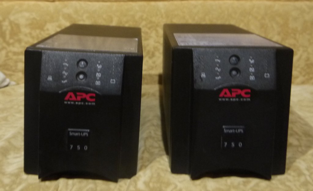  Бесперебойники APC 750 и другие..