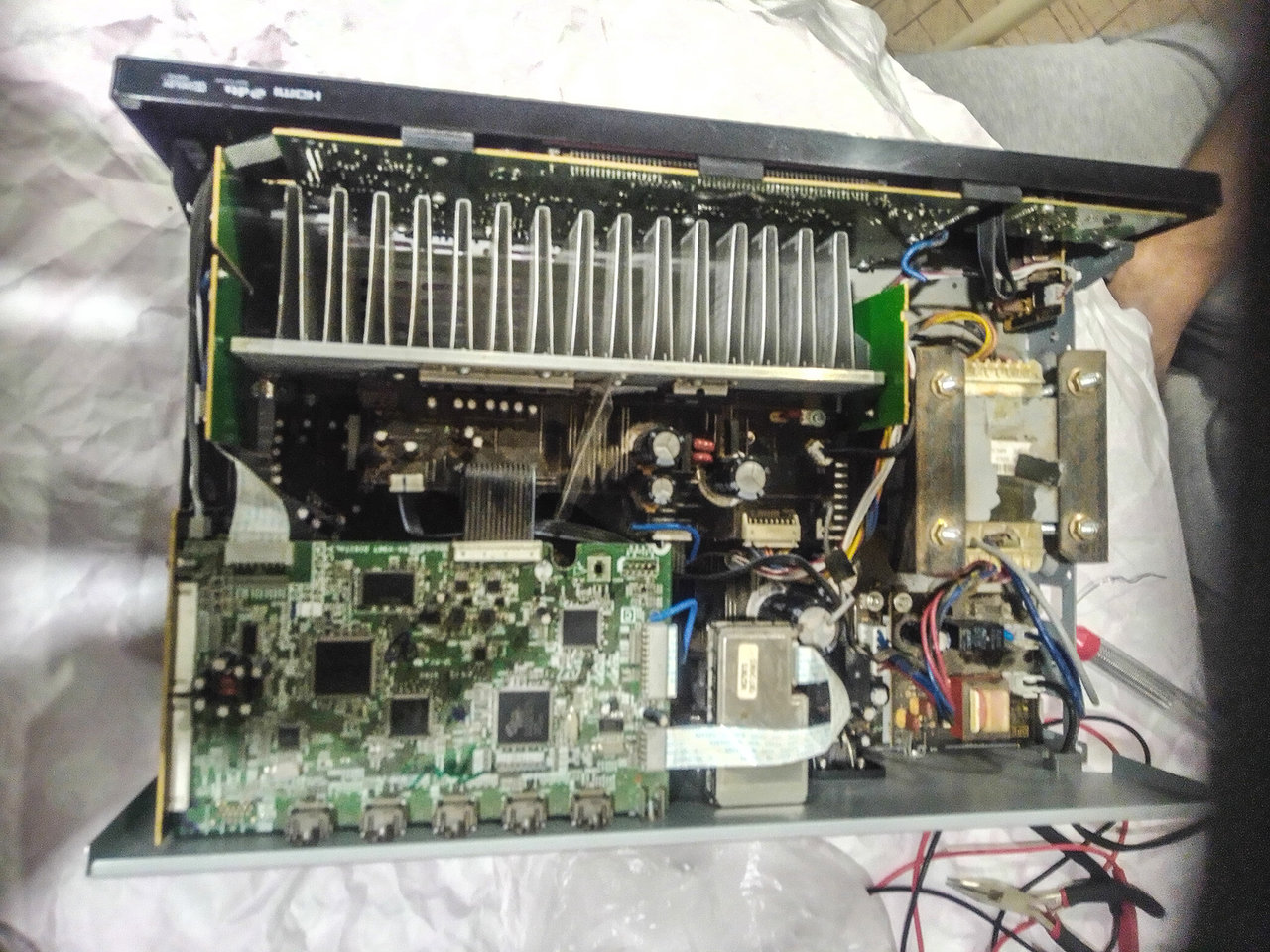  AV-ресивер YAMAHA RX-V367 (HTR-3063)включается с прогревом