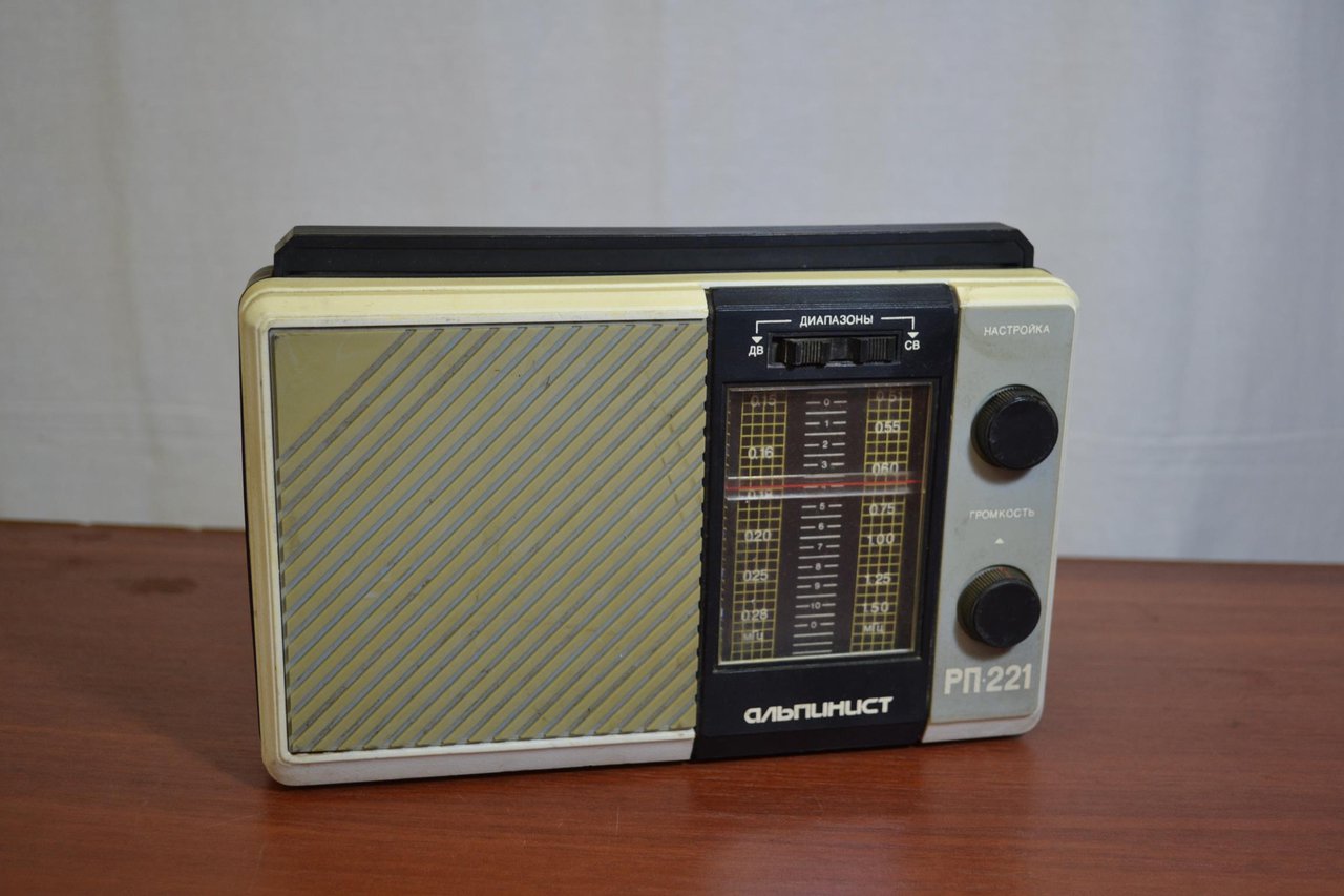  Часы на огромных LED матрицах! Новые!