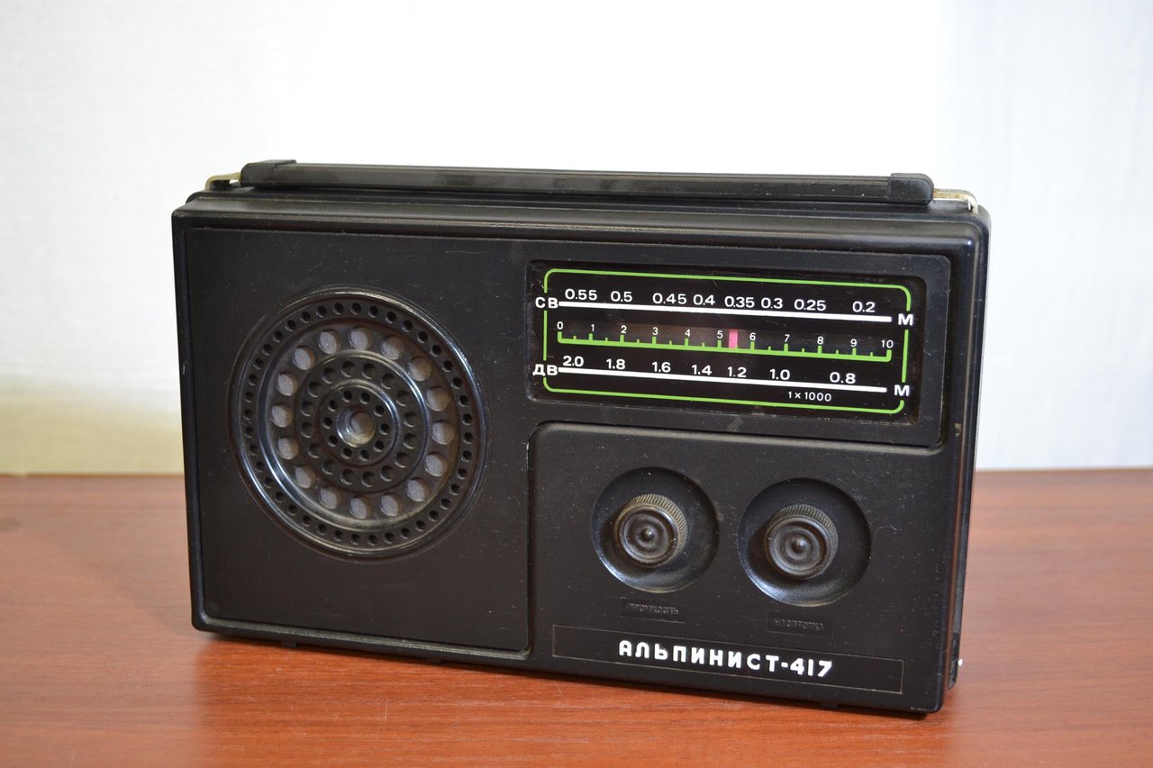  Часы на огромных LED матрицах! Новые!