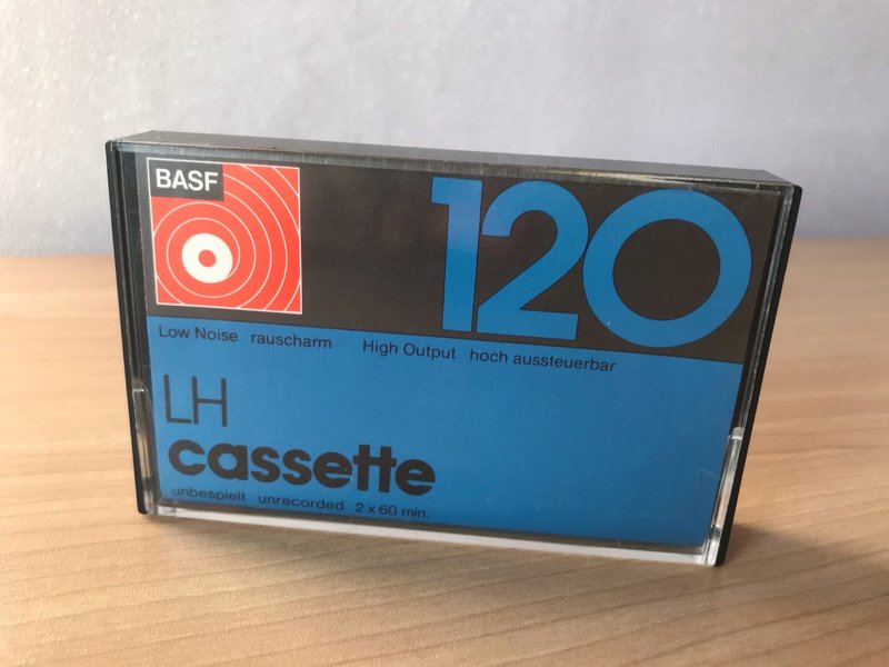  Обмен винтажных аудиокассет