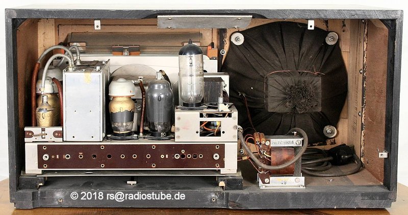Восстановление радиоприемника Telefunken 564 WLK.