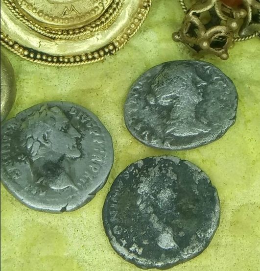 Римские монеты.и Другое на опредиление 