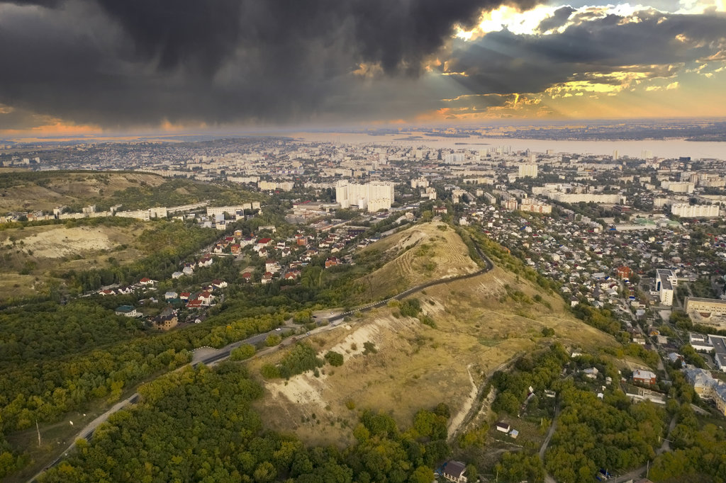 Би Саратов