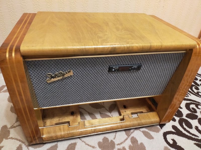  Радиола ,,Жигули,,