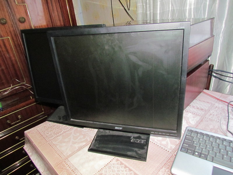  пара ЖК мониторов 19