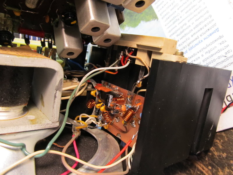 Простой чувствительный укв тюнер в ламповые старички.