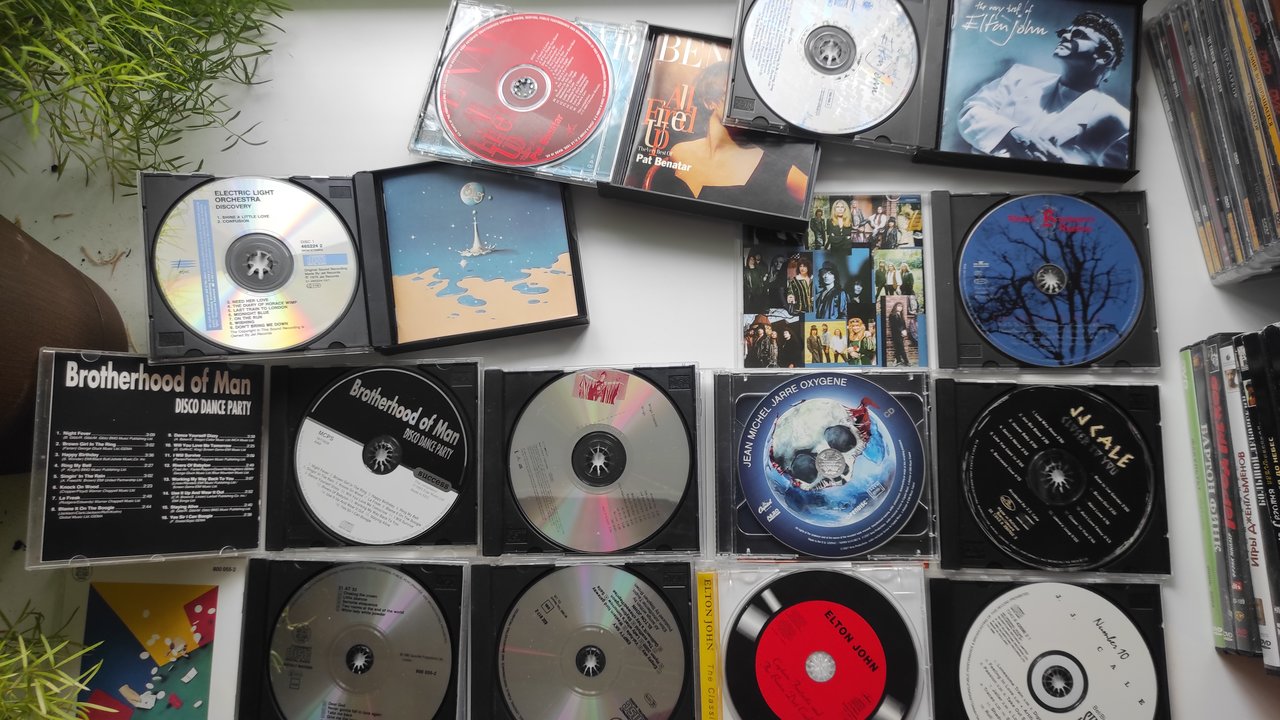 CD диски с роком, блюзом итд - распродажа.