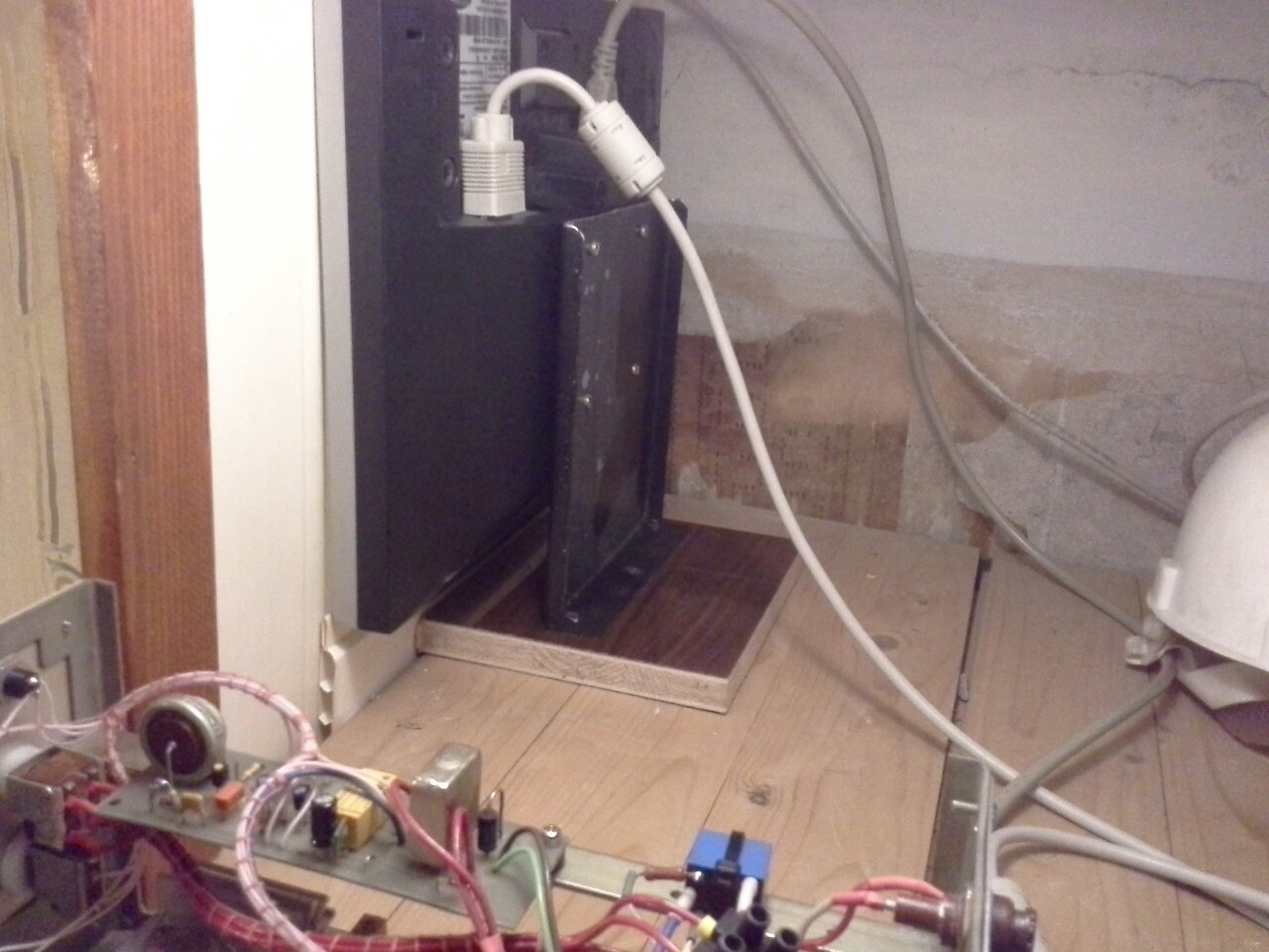 Монитор Samsung SyncMaster 970P , ремонт 