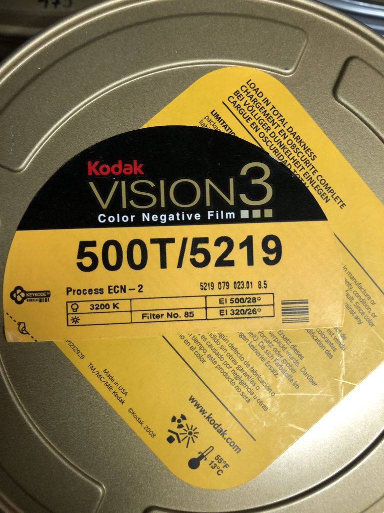  Киноплёнка Kodak Vision отснятая в алюминиевых боксах