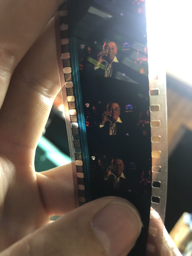  Киноплёнка Kodak Vision отснятая в алюминиевых боксах