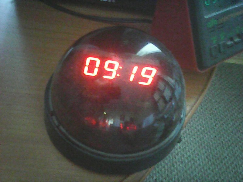 Китайские часы с LCD экраном.