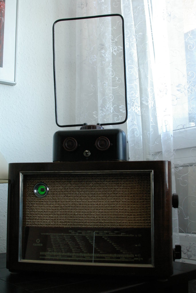 television radio powerson .radio anti parasites