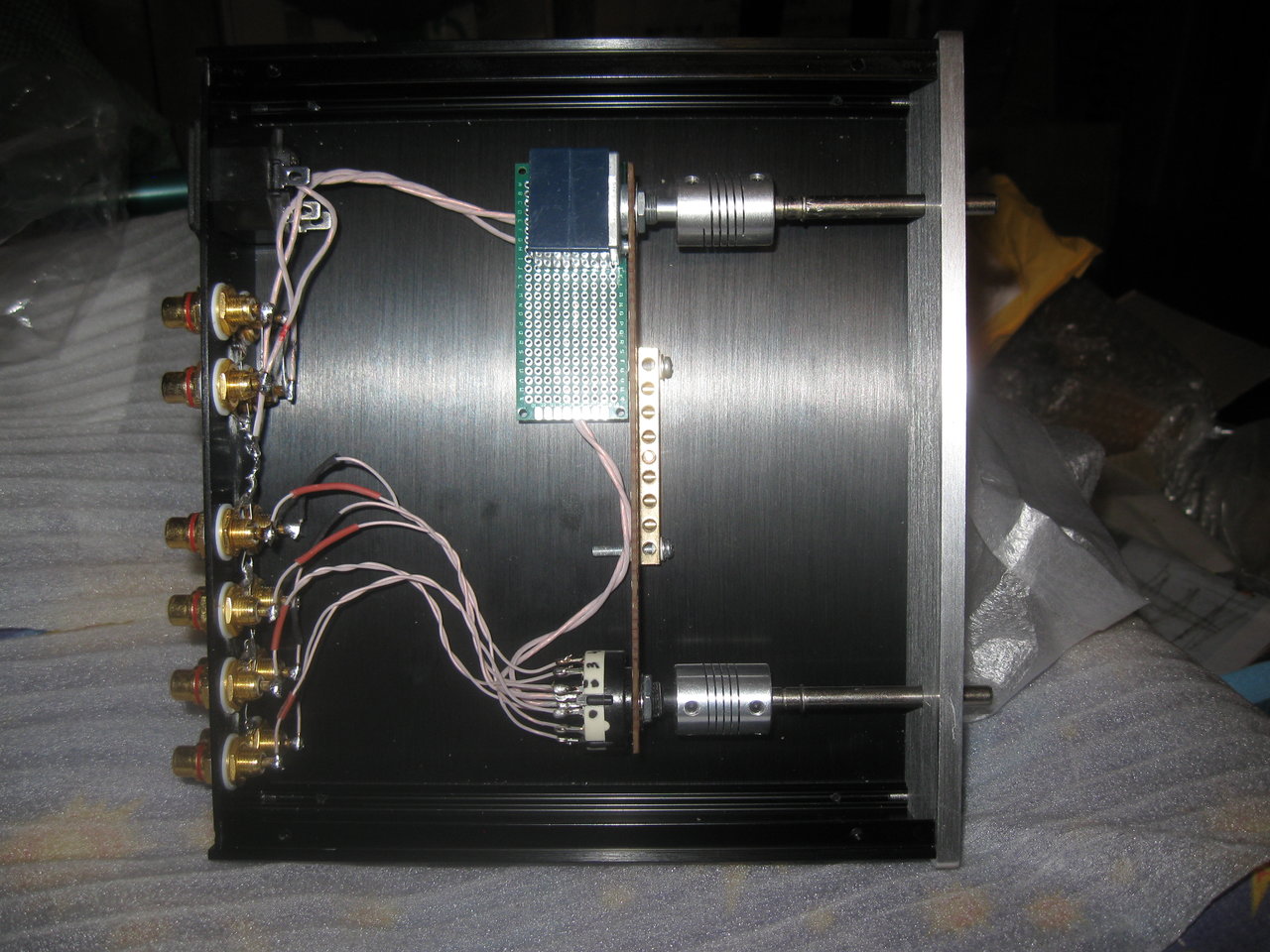  Селекторы входов и коммутаторы акустики