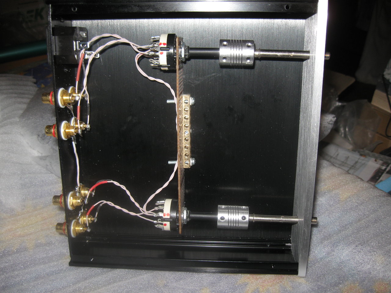  Селекторы входов и коммутаторы акустики