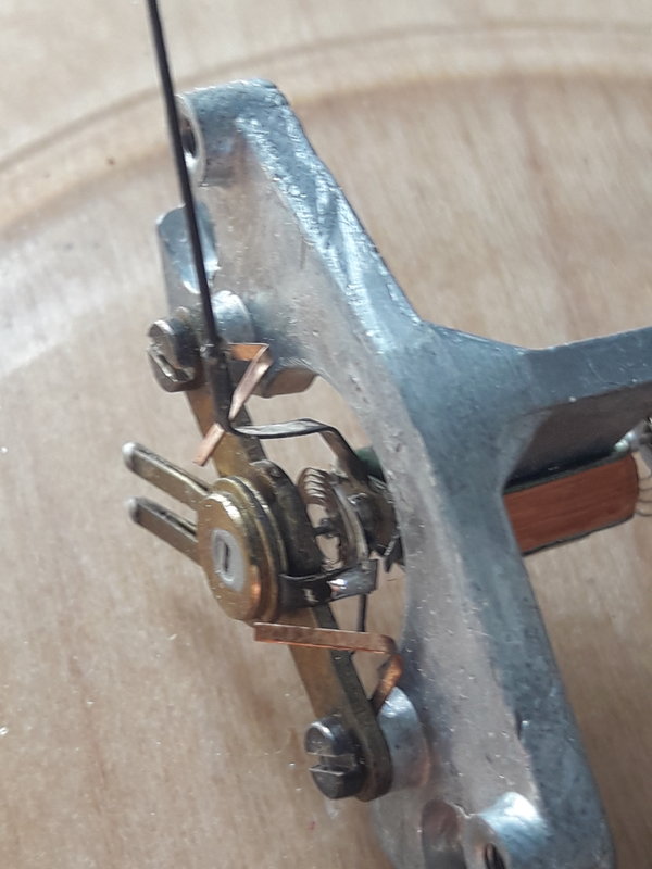 Вторая жизнь древних стрелочных приборов