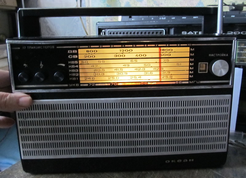 Простой чувствительный укв тюнер в ламповые старички.