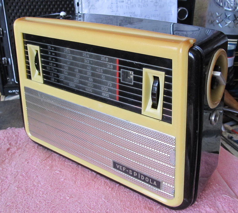 Простой чувствительный укв тюнер в ламповые старички.