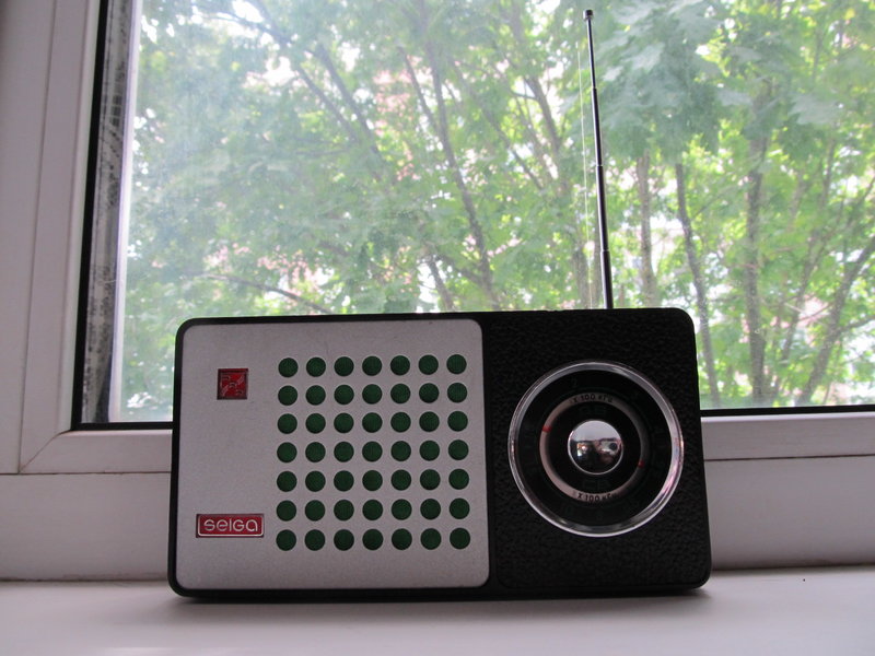 Простой чувствительный укв тюнер в ламповые старички.