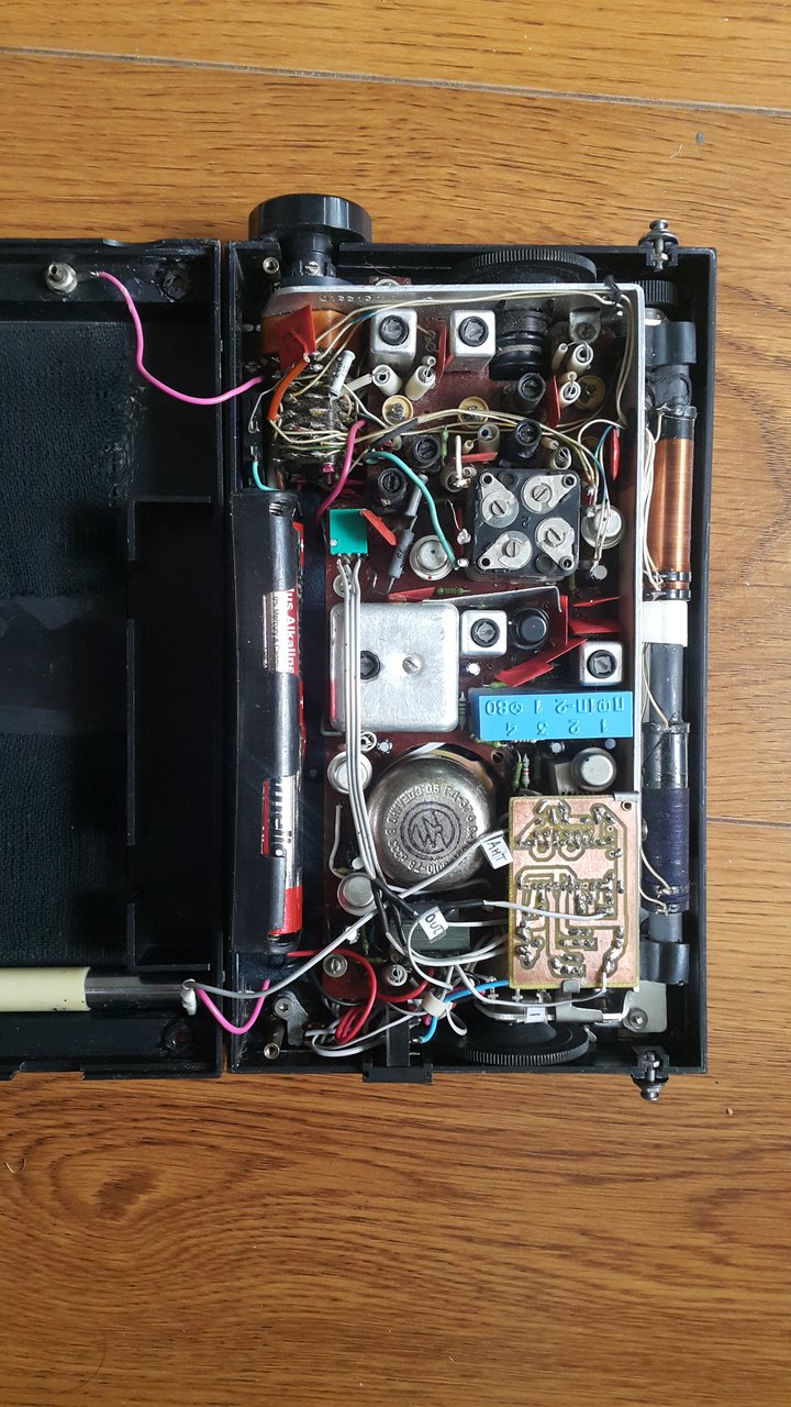 Простой чувствительный укв тюнер в ламповые старички.