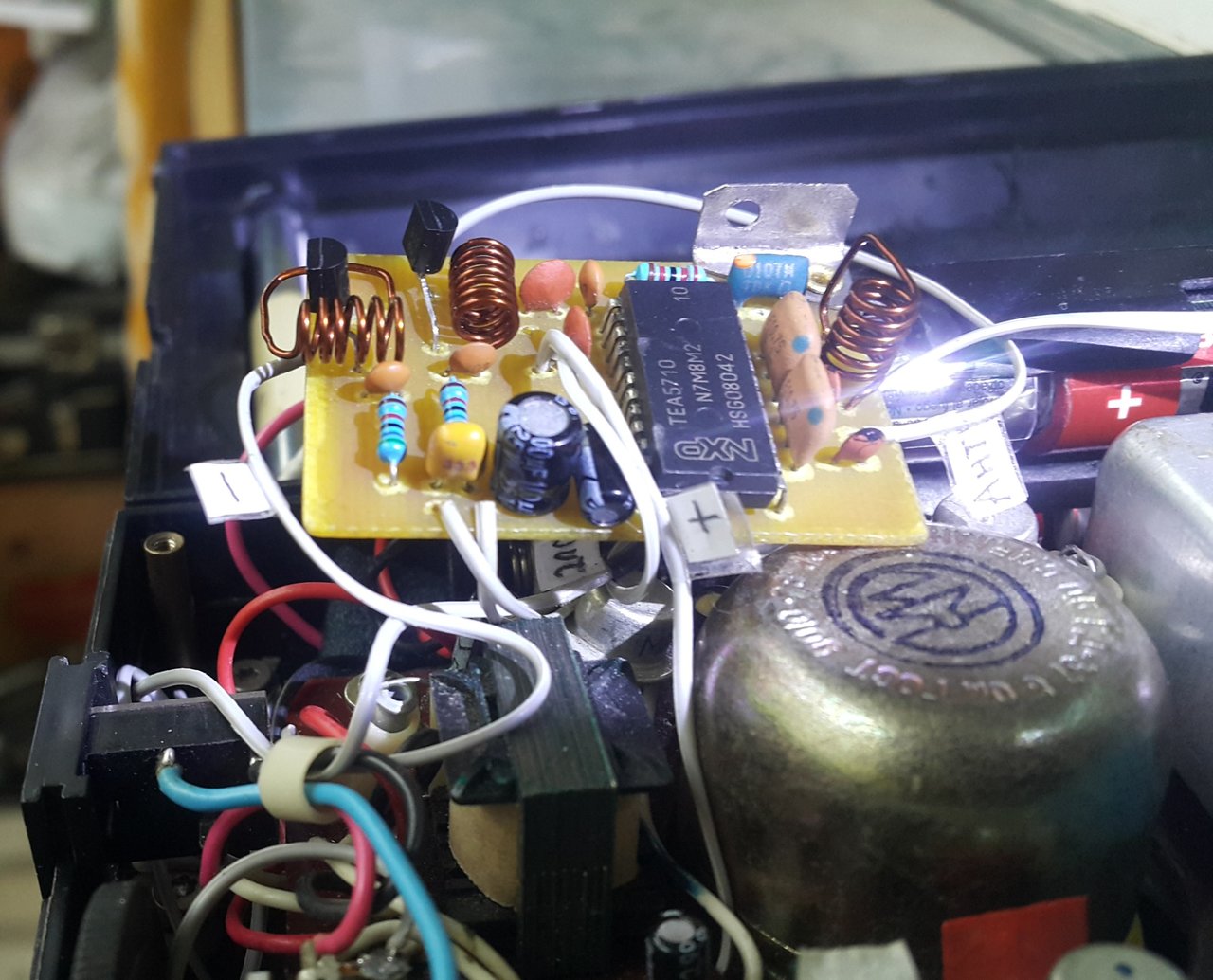 Простой чувствительный укв тюнер в ламповые старички.