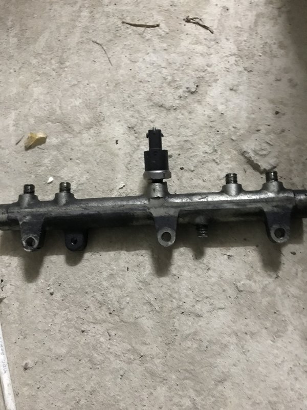 Продам мотор на запчасти 2.8 sОfim814043S 