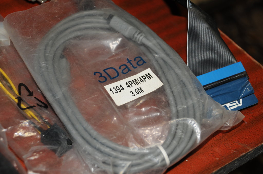  продам двигатель и разное