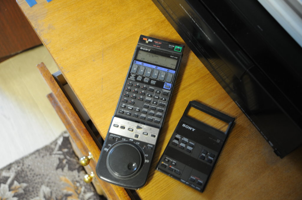  продам двигатель и разное