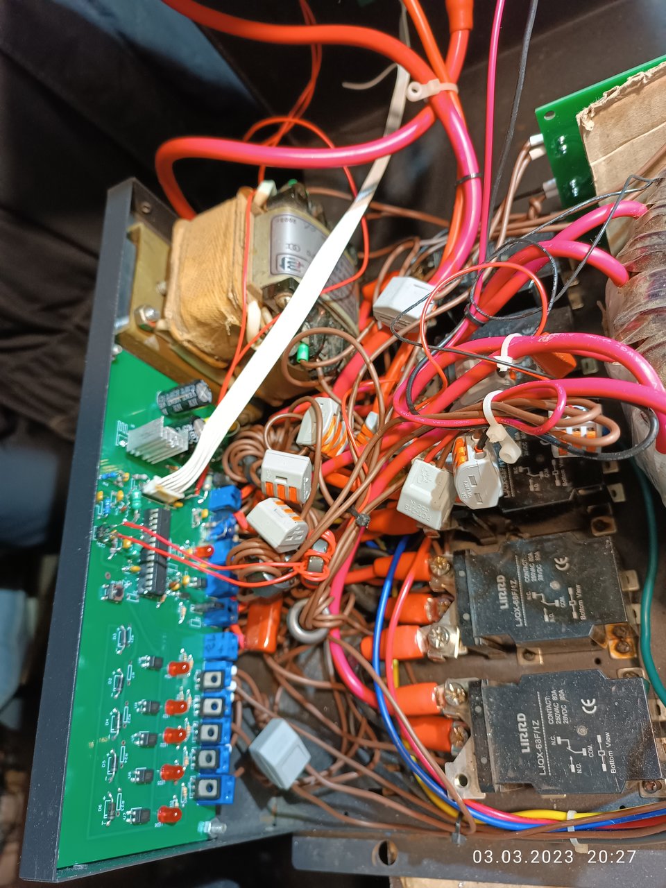 Стабилизатор напряжения 220В