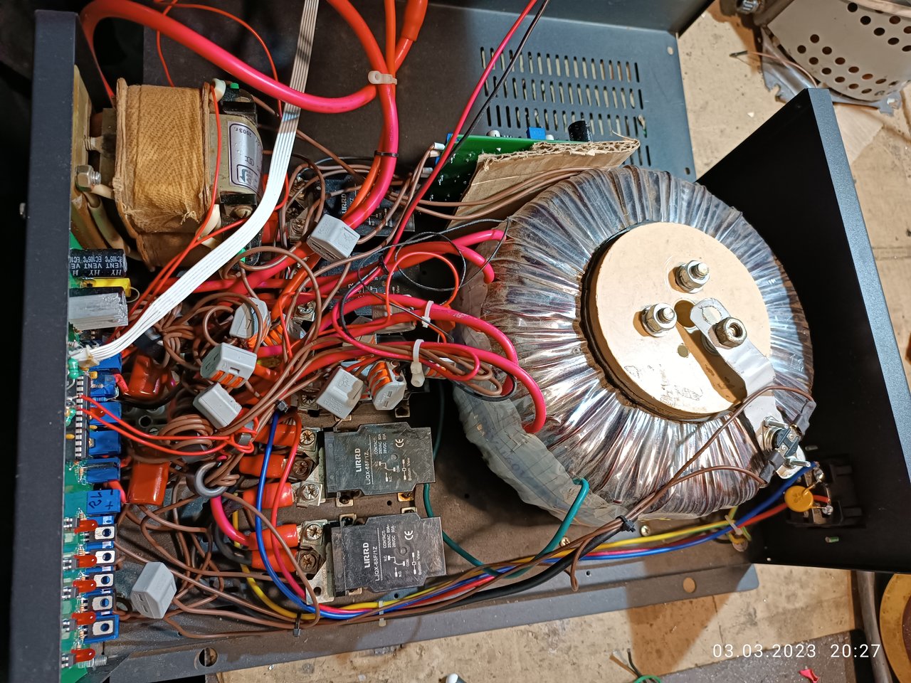 Стабилизатор напряжения 220В