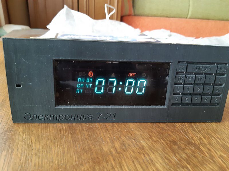 Самодельные часы,разные