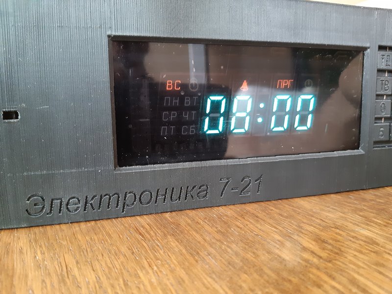 Самодельные часы,разные