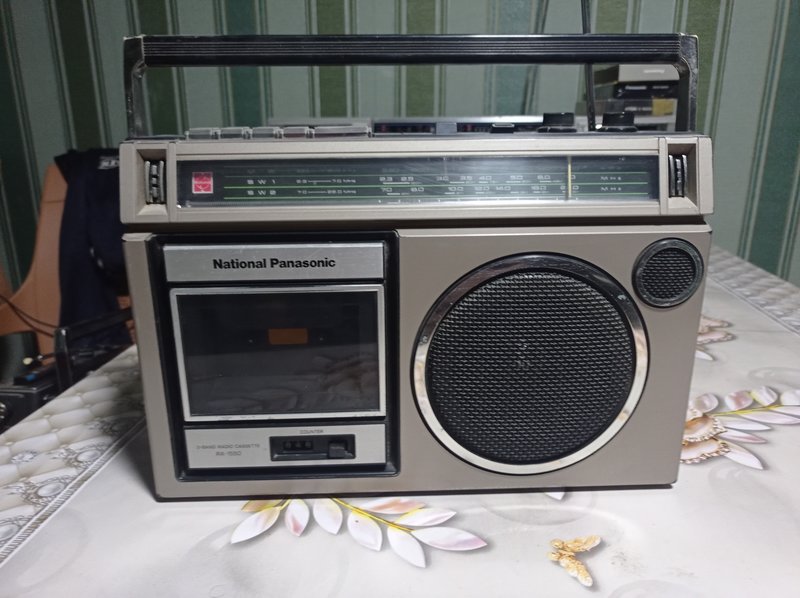 Есть вещание на ДВ/СВ/КВ