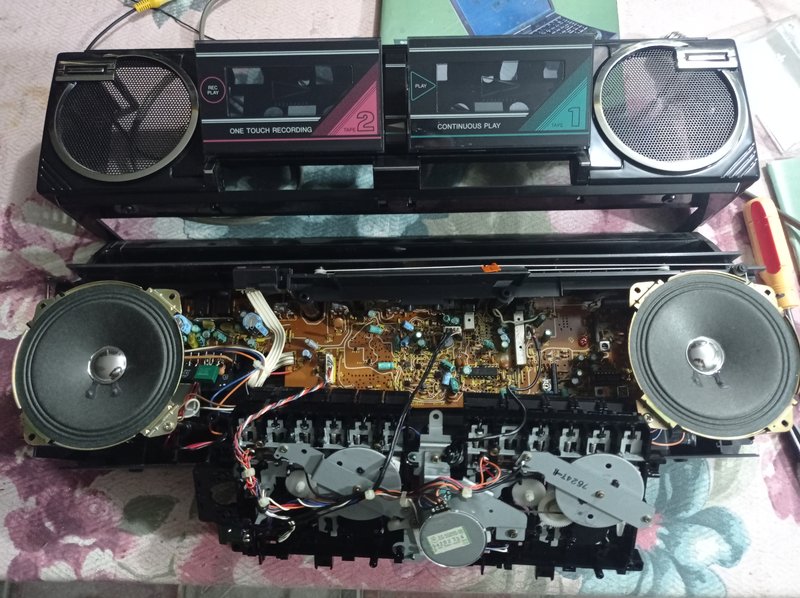 Удобна ли в ремонте наша радиотехника.