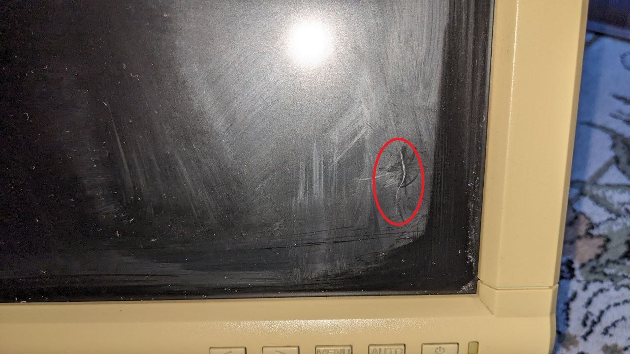 Царапина на мониторе